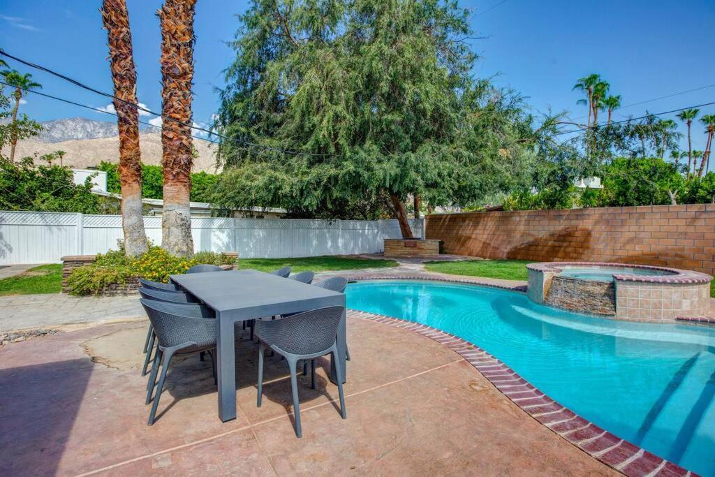 Close To Downtown Ps - Hike, Bike, Swim, Relax Palm Springs Luaran gambar